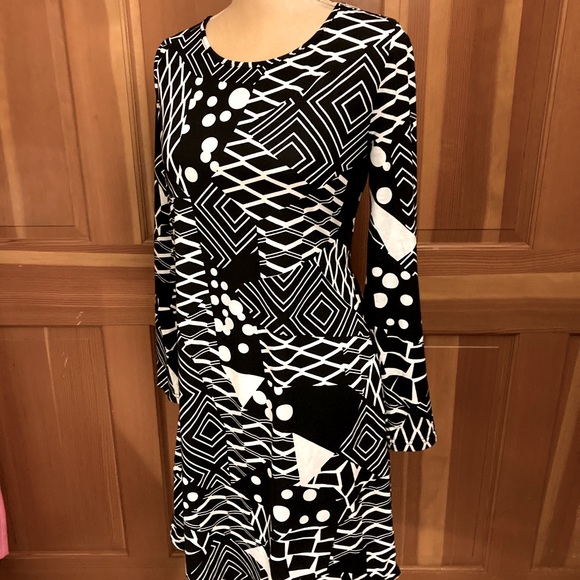 Geo Tee style Bodycon Dress - Picture 7 of 13